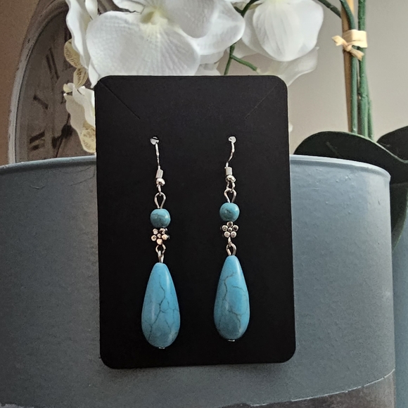 Vintage Jewelry - Brand new adorable turquoise beads dangling earrings.
